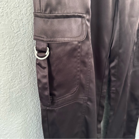 Love, Fire Satin Cargo Pants Brown Mid-Rise Utility Style NWT Size 5 - Picture 5 of 12